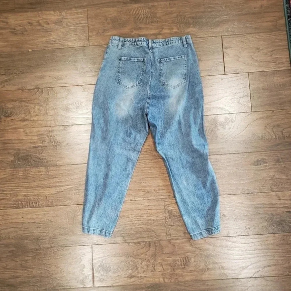 YMI Light Wash Distressed Baggy Boyfriend Jeans Size XL - Picture 5 of 6